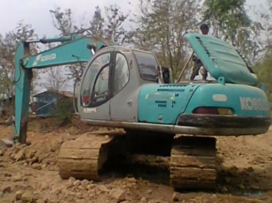 KOBELCO MARK V SUPER SK-200 เอกสารเล่มทะเบียนครบพร้อม บอดี้สวยทั้งคัน ภายในสวยสะอาด แอร์เย็น ควบคุมง่าย ให้ความเร็วได้ดี ไฟฟ้าหน้าจอครบ เครื่องเดิมปั๊มเดิมทำงานเร็วไม่มีโหลด เสียงเครื่องยนต์นิ่มมาก เอวแน่นดี ช่วงล่างโรลเลอร์ บูทโซ่ใบแทรกหนาประดีประมาณ 70\%