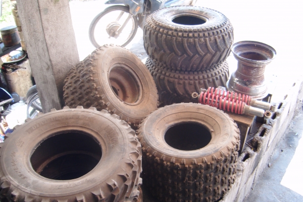 ขายอะไหล่ยาง atv ไม่แพง แยกขายครับyf200