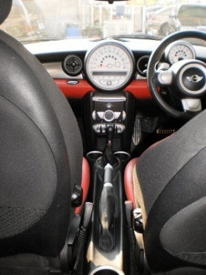 MINI COOPERS 1.6 A/T สีแดง R56 MINI COOPERS 1.6 A/T สีแดง R56