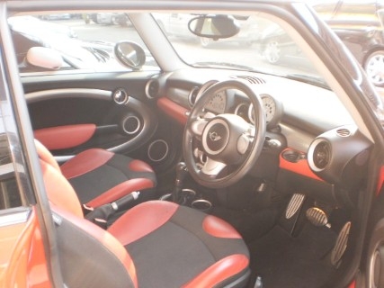 MINI COOPERS 1.6 A/T สีแดง R56 MINI COOPERS 1.6 A/T สีแดง R56