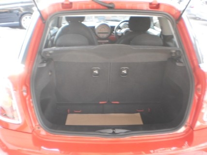 MINI COOPERS 1.6 A/T สีแดง R56 MINI COOPERS 1.6 A/T สีแดง R56