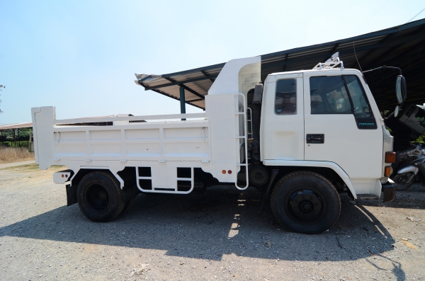 ขายด่วน ISUZU ROCKY 6 ล้อดั้ม รถประกอบ