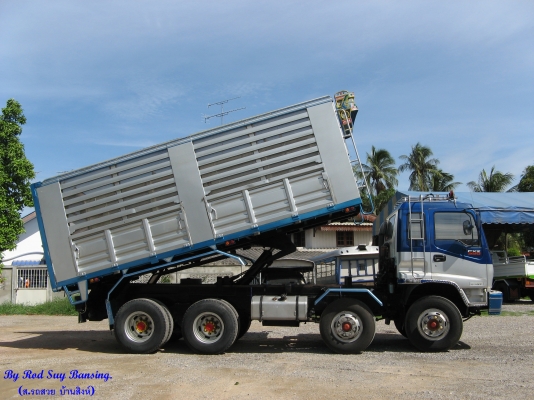 ขายดัมพ์ 12 ล้อ อีซูซุ เดก้า 320 แรง 6 ม. ปี 2006 พ.เพาเวอร์ แอร์เย็น สภาพเดิมสวย พร้อมใช้งาน   สนใจชมรถก่อนได้ครับ ติดต่อได้ที่ 081-9425443