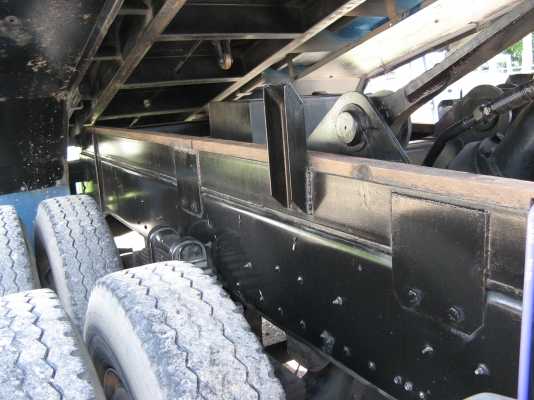 ขายดัมพ์ 12 ล้อ อีซูซุ เดก้า 320 แรง 6 ม. ปี 2006 พ.เพาเวอร์ แอร์เย็น สภาพเดิมสวย พร้อมใช้งาน   สนใจชมรถก่อนได้ครับ ติดต่อได้ที่ 081-9425443