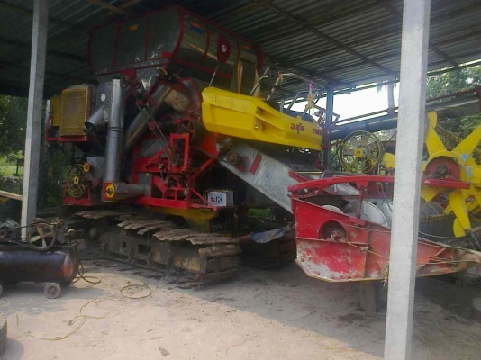 ขายรถเกี่ยวข้าวรุ่นเกษตรพัฒนา อุ้ม เครื่อง 210 ราคา 490,000 บาท เจ้าของขายเอง ราคาต่อรองได้