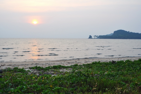 Private beach and a hill jutting out into the sea for sale. Cheap price ,Thailand Private beach and a hill jutting out into the sea for sale. Cheap price ,Thailand