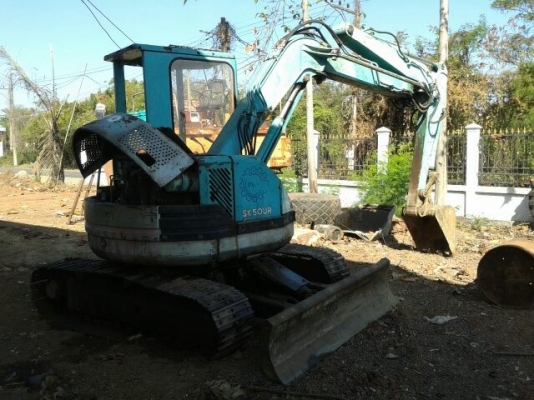 Kobelco SK50 ขุด พร้อมดันหน้าครับ รถอยุ่อุดรครับ