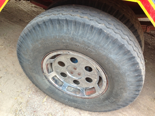 ISUZU DECA 195 HP 6HE1 หกล้อดั๊มพ์ รุ่นท็อปสุดสวยสุด สภาพดีสวยจัดพร้อมชุดแต่งเต็มคัน ภายในสวยครบ เครื่องเสียง แอร์เย็น พ.เพาเวอร์ ก.ไฟฟ้า เบรคทริ๊ปฟี้ กระบะดั๊มพ์เหล็ก 6 ตันยิงหน้่า ช่วงล่างใหญ่คัชซีสวย ยาง 8.25 ขอบ 16 พร้อมบรรทุกพร้อมใช้งาน เอกสารทะเบียน