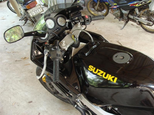 ขาย suzuki gsxr 400 R4  รถขี่กลับได้เลย ปรับเหลือ30000
