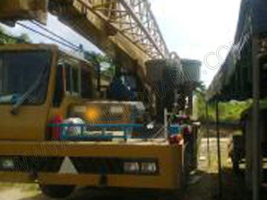 รถเครน ยี่ห้อ TADANO เครน 25 ตัน