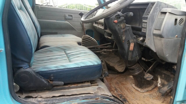 รถอีซูซุ 6 ล้อดั้ม NKR 88 แรงม้า. ปี 32.     สนใจติดต่อ  081 - 6079515