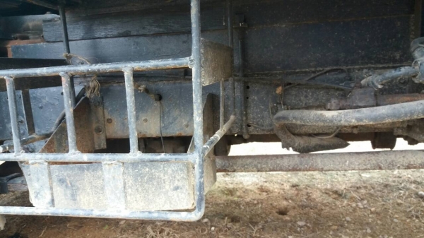 รถอีซูซุ 6 ล้อดั้ม NKR 88 แรงม้า. ปี 32.     สนใจติดต่อ  081 - 6079515