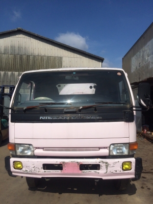 รถโม่ปูน NISSAN CM89AS เครื่องFE6 รถโม่ปูน NISSAN CM89AS เครื่องFE6