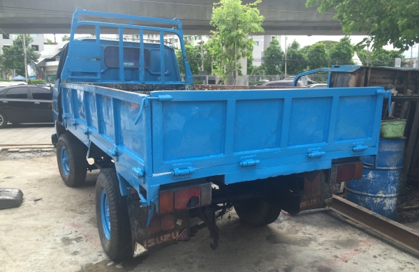 รถบรรทุก4ล้อ ดั้มซ์พร้อมใช้งานบรรทุกได้เยอะเครื่องแน่นดี มีเล่มทะเบียนชุดโอนพร้อม  สอบถามได้ครับ