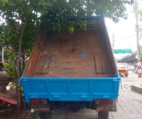 รถบรรทุก4ล้อ ดั้มซ์พร้อมใช้งานบรรทุกได้เยอะเครื่องแน่นดี มีเล่มทะเบียนชุดโอนพร้อม  สอบถามได้ครับ