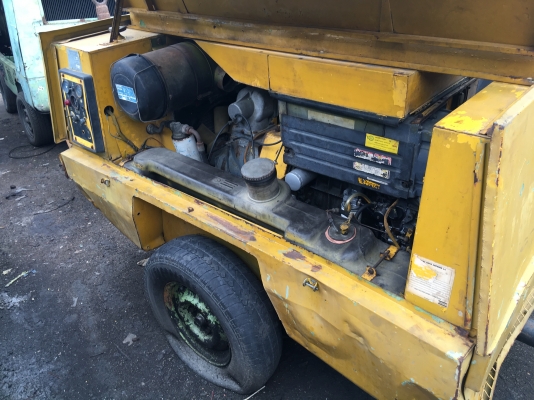 ขาย Atlas copco XA 90 พร้อมใช้งานลม 180 CFM สนใจ 0909527888 โจ้