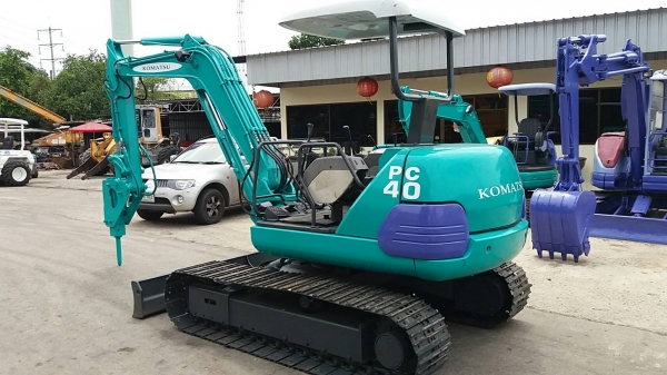 รถขุดKOMATSU รุ่น PC 40-7 พร้อมหัวกระแทรก รถขุดKOMATSU รุ่น PC 40-7 พร้อมหัวกระแทรก