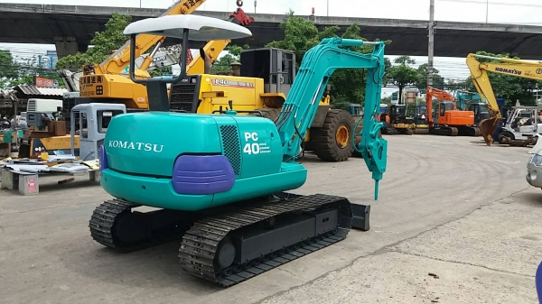 รถขุดKOMATSU รุ่น PC 40-7 พร้อมหัวกระแทรก รถขุดKOMATSU รุ่น PC 40-7 พร้อมหัวกระแทรก