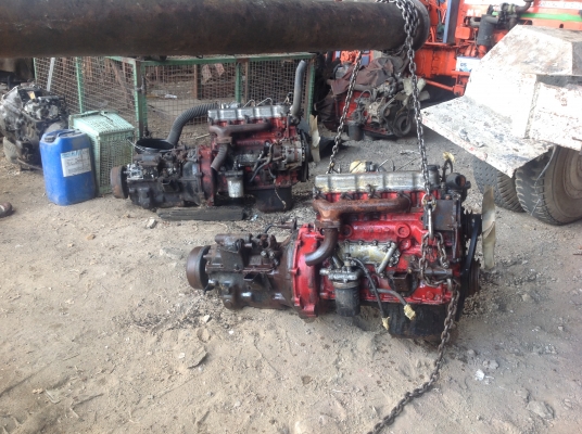 ขายเครื่อง wo4d.  Hino พร้อมเกียร์. มี 2 เครื่อง