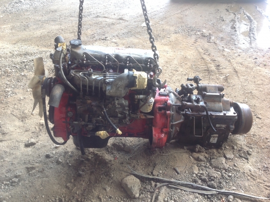 ขายเครื่อง wo4d.  Hino พร้อมเกียร์. มี 2 เครื่อง