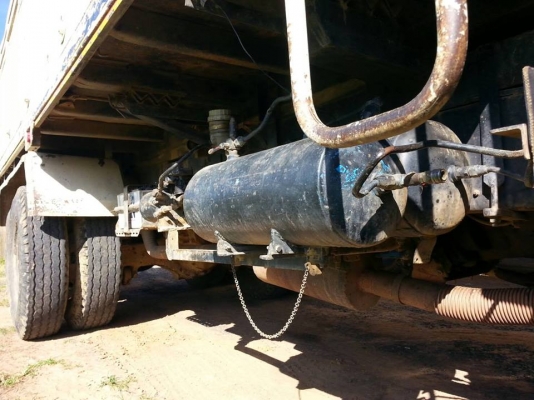 ขายรถดั้ม2เพลา HINO F18 เครื่อง185แรง สโลกลาง พาวเวอร์ จิฟฟี่ ภายในสวย สภาพพร้อมใช้งาน เอกสารถูกต้อง เล่มทะเบียนพร้อมโอน ราคา650,000 สนใจโทร 090-8588220คุณนะ 093-3258446คุณบิว หรือเข้าดูสินค้าอื่นๆได้ที่ www.narong2truck.com หรือ www.truck.in.th/498 หรือเ