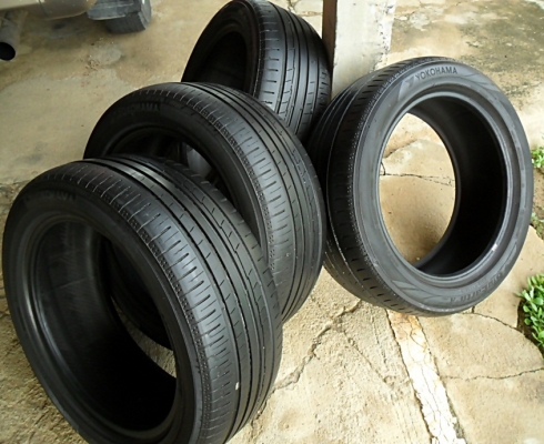 ยาง17  โยโกฮาม่า225-50-R17 ลงพื้นปลายปี15 (4เส้น 4,400)