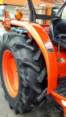 รถแทรกเตอร์มือสอง Kubota L4708 รถแทรกเตอร์มือสอง Kubota L4708