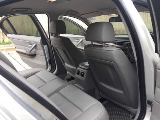 bmw 320d v-shape สีเทา ปี 2010 รถสวยไมล์แท้ วิ่งน้อยมาก ราคาสบายกระเป๋า