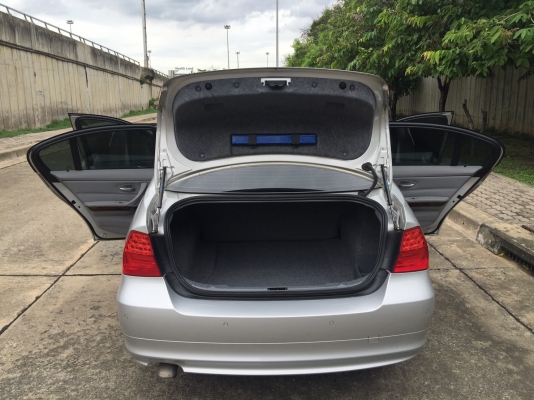 bmw 320d v-shape สีเทา ปี 2010 รถสวยไมล์แท้ วิ่งน้อยมาก ราคาสบายกระเป๋า