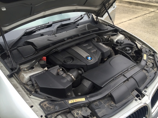 bmw 320d v-shape สีเทา ปี 2010 รถสวยไมล์แท้ วิ่งน้อยมาก ราคาสบายกระเป๋า