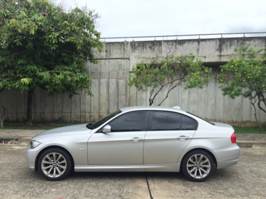 bmw 320d v-shape สีเทา ปี 2010 รถสวยไมล์แท้ วิ่งน้อยมาก ราคาสบายกระเป๋า