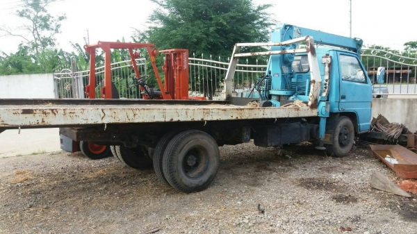 รถอีซูซุ 6 ล้อ ( สไลด์ ) NKR / ติดเครน 2.5 ตัน. / 110 แรงม้า. ปี 34.      สนใจติดต่อ  081 - 6079515