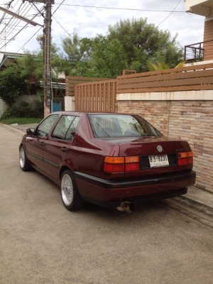 ขายvolkswage vento สีแดง ปี94เครืองเดิม1800 เกียร์ออโต้ เซ็นทัลล็อค แอร์เย็น ใช้ใด้2ระบบ น้ำมัน+แก็สLPG  1วิทยุ SONY cdx usb ลำโพง6ตัว หน้าหลัง 2แม็กBBSขอบ16 ยาง195 45 16 4เส้น 3ท่อแท้เลสปากกว้าง4.5นิ้ว  4 มีออยเกียร์ระบายความร้อน สภาพพร้อมใช้  ทะเบียนเต็