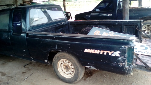 ขายTOYOTA  ไมตี้ปี04  เล่มทะเบียนพร้อมโอน0871684611