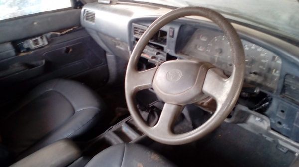 ขายTOYOTA  ไมตี้ปี04  เล่มทะเบียนพร้อมโอน0871684611