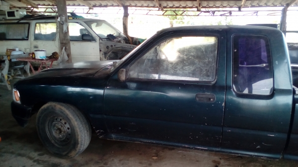 ขายTOYOTA  ไมตี้ปี04  เล่มทะเบียนพร้อมโอน0871684611