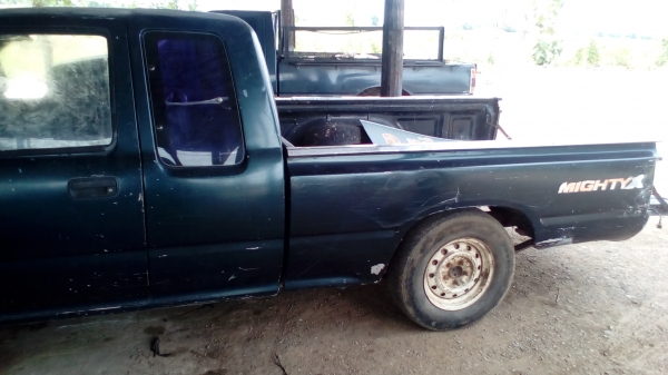 ขายTOYOTA  ไมตี้ปี04  เล่มทะเบียนพร้อมโอน0871684611