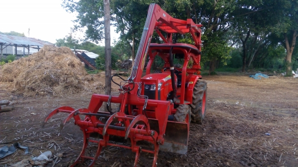 ขายดาวน์รถคีบคูโบต้า 47 แรง ขายดาวน์รถคีบคูโบต้า 47 แรง