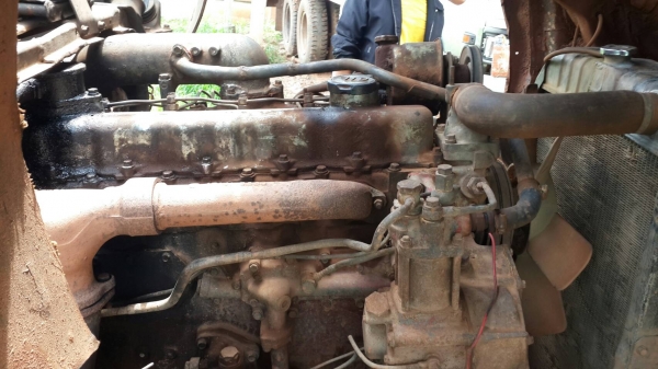 ขายด่วนหางปลา สิบล้อสองเพลา KT725วางหัวไอ้หลงเบรคทิฟฟี่เพาเวอร์หางขึ้น320สบายราคาเบาๆคุยกันได้โทร0856842587