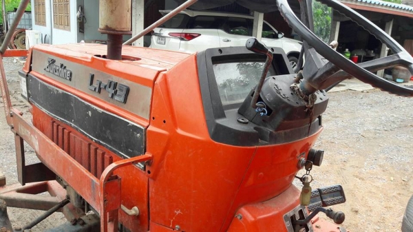 คูโบต้า L1-43 4 WD ใบมีดดันหน้า ขนาด 43 แรง พวงมาลัยเพาเวอร์ สภาพดี
