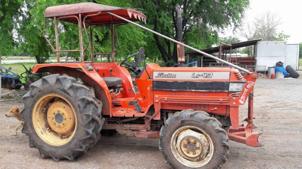 คูโบต้า L1-43 4 WD ใบมีดดันหน้า ขนาด 43 แรง พวงมาลัยเพาเวอร์ สภาพดี