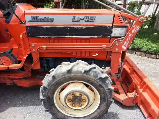 คูโบต้า L1-43 4 WD ใบมีดดันหน้า ขนาด 43 แรง พวงมาลัยเพาเวอร์ สภาพดี