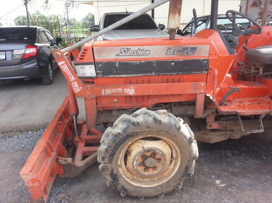 คูโบต้า L1-43 4 WD ใบมีดดันหน้า ขนาด 43 แรง พวงมาลัยเพาเวอร์ สภาพดี