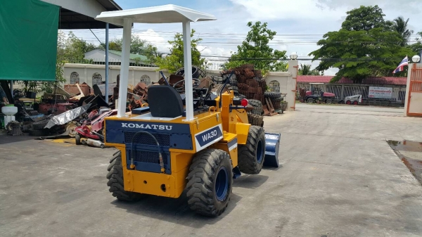 ขาย รถตัก KOMATSU รุ่น WA30-2- มือสองญี่ปุ่น ตักได้ครึ่งคิว สองเพลา เอวอ่อน สวยพร้อมใช้งาน มือถือ/LINE ID : 0818753444