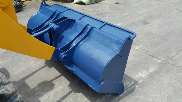 ขาย รถตัก KOMATSU รุ่น WA30-2- มือสองญี่ปุ่น ตักได้ครึ่งคิว สองเพลา เอวอ่อน สวยพร้อมใช้งาน มือถือ/LINE ID : 0818753444