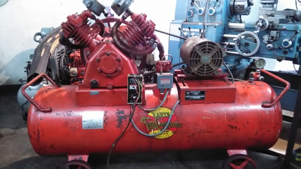 **ขายถูกๆครับ**ปั้มลมมือสองจากญี่ปุ่น..ฟูจิ(Fuji) 7.5 แรง 4 สูบ  ถัง 260 ลิตร..รุ่นแรงดันสูง แน่นๆ ทดสอบเรียบร้อยทุกระบบใช้งานได้ดีมากๆครับ