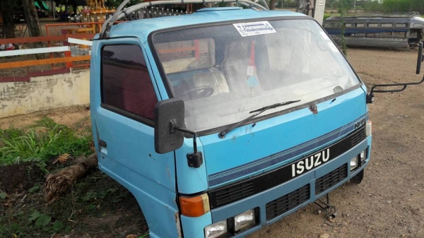 หัวรถ NPR สภาพพร้อมใช้