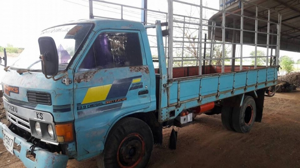 6 ล้อ อีซุซุ KS รถห้าง เครื่อง 4BD1 115 สถาพพร้อมใช้ 6 ล้อ อีซุซุ KS รถห้าง เครื่อง 4BD1 115 สถาพพร้อมใช้