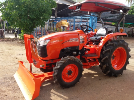 ปัญญาแทรคเตอร์..จัดมาให้ครับ ด่วน!!!คูโบต้า L3608SP พร้อมใบมีดคานล่างFD163 เล่มทะเบียนพร้อม สภาพพร้อมใช้ จัดส่ง อ.เสริมงาม จ.ลำปาง