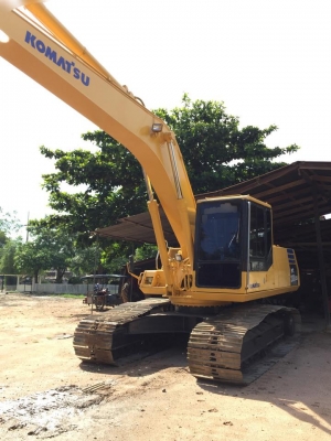 ขายรถแบคโฮ KOMATSU PC 200 สภาพดี พร้อมใช้งาน
